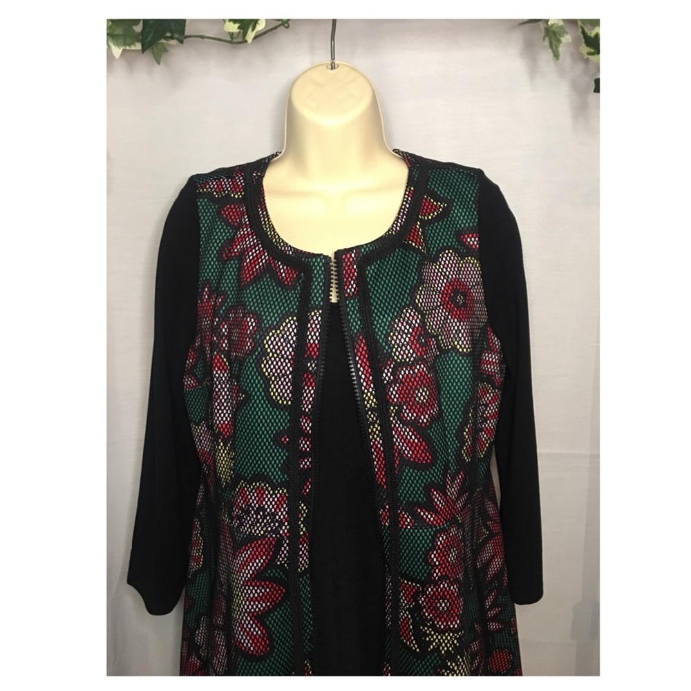 Johnston & Bell. Dress/coat. Gorgeous floral and mesh detail. Size 14 - Picture 6 of 16